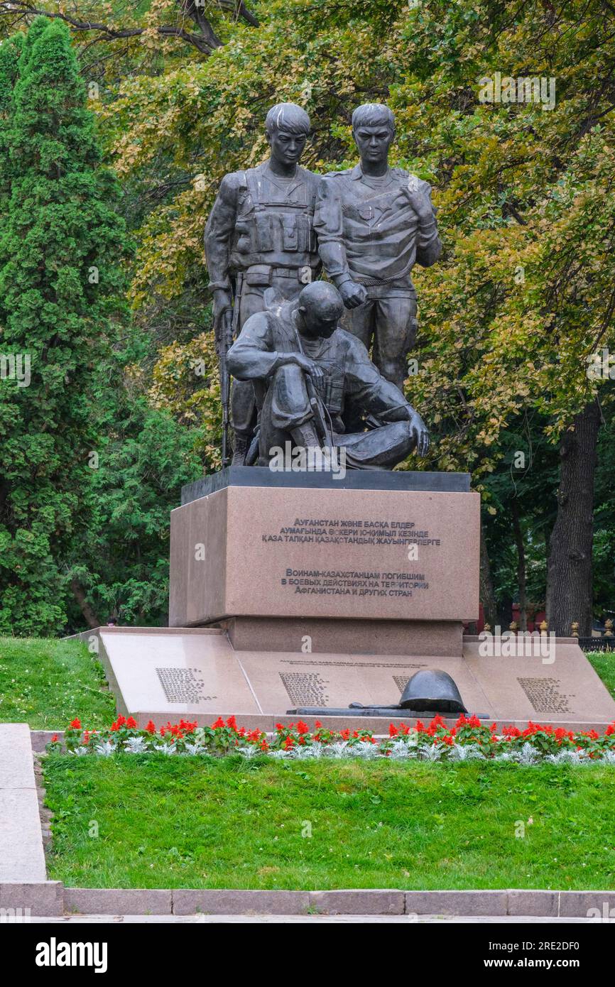 Kasachstan, Almaty. Denkmal für den Kasachischen Krieg, einschließlich des Afghanistan-Krieges. Panfilov Guardsmen Park. Stockfoto