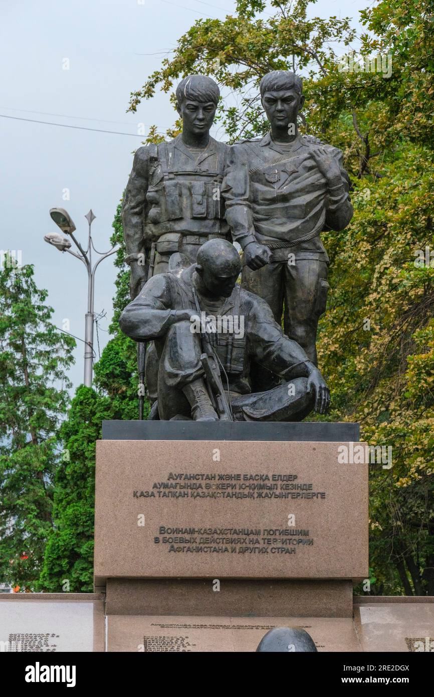 Kasachstan, Almaty. Denkmal für den Kasachischen Krieg, einschließlich des Afghanistan-Krieges. Panfilov Guardsmen Park. Stockfoto