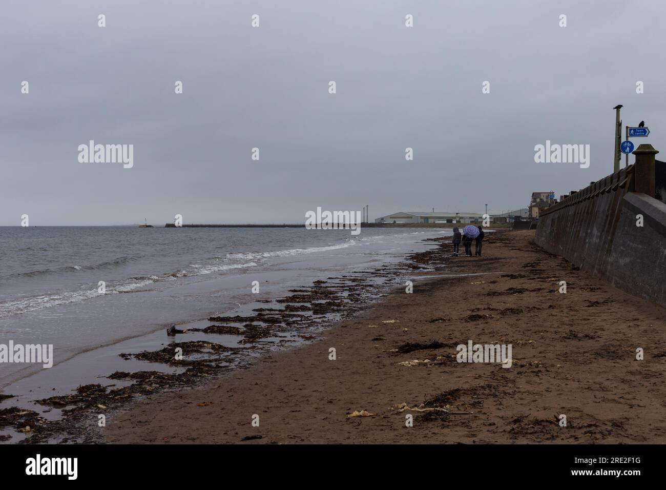 Ayr Beach an einem wilden und nassen Sommertag in Schottland Stockfoto