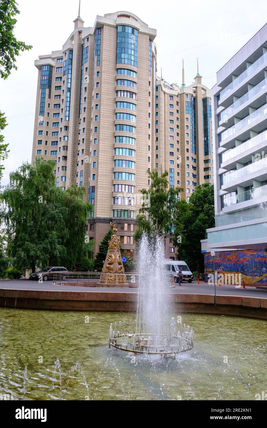 Kasachstan, Almaty. Apartmentgebäude. Stockfoto