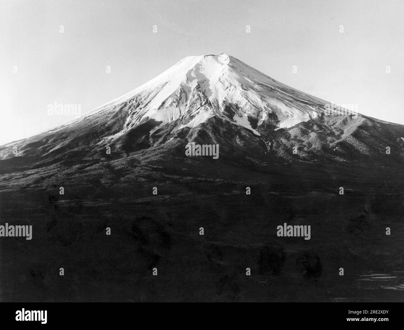 Japan: ca. 1948 Berg Fuji auf Honshu Island. Stockfoto