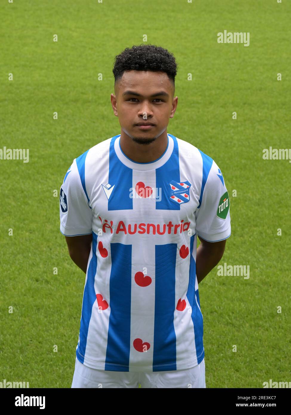 HERENVEEN - Djenahro Nunumete zum Fotopressetag von sc Heerenveen im Stadion Abe Lenstra am 24. Juli 2023 in Heerenveen, Niederlande. AP | niederländische Höhe | GERRIT VON KÖLN Stockfoto