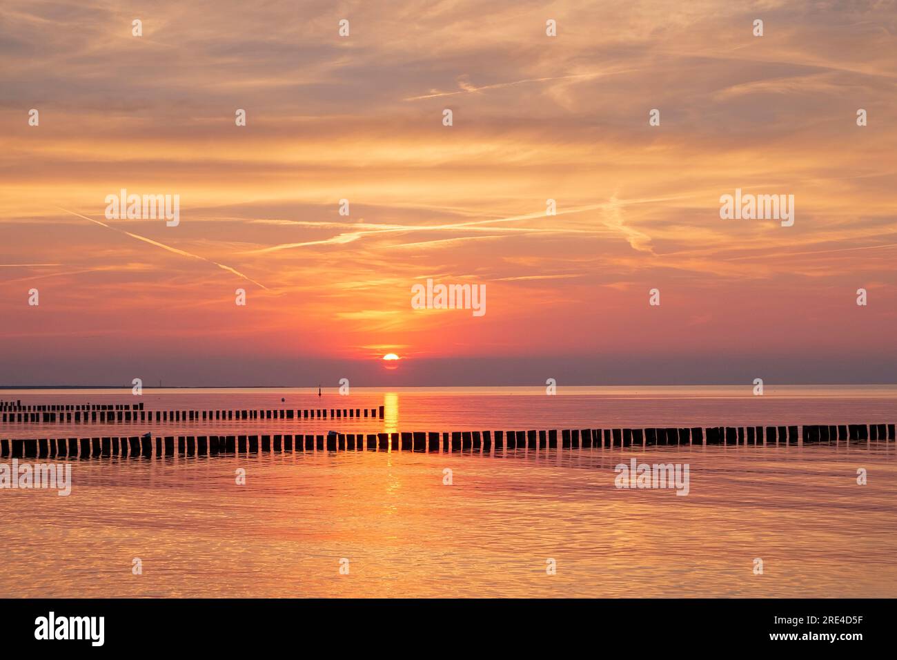 Sonnenuntergang am Strand in Zingst, Mecklenburg-Vorpommern | Sonnenuntergang am Strand in Zingst, Mecklenburg-Vorpommern Stockfoto