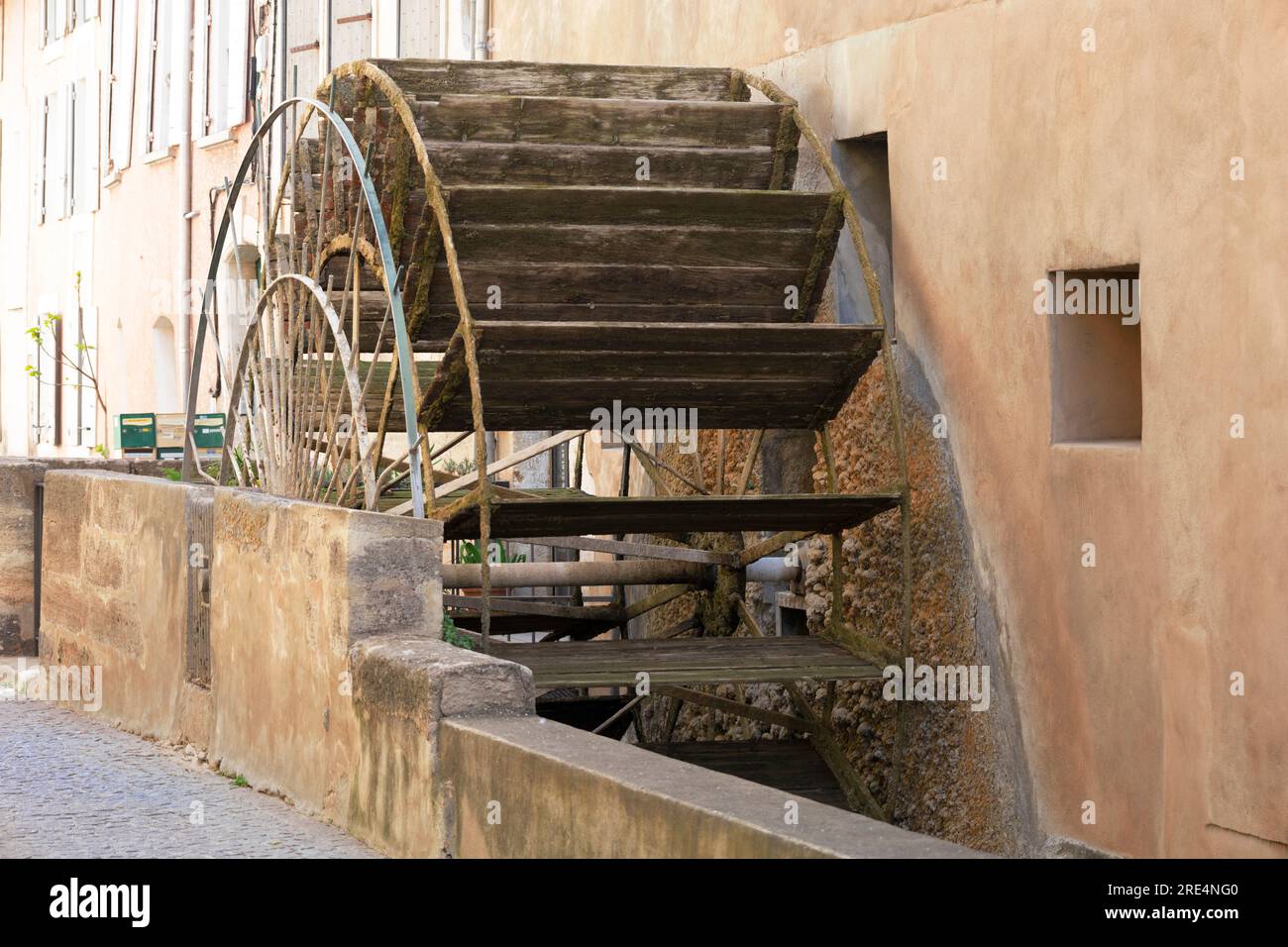 Wasserrad in L'Isle-sur-la-Sorgue, Provence, Frankreich Stockfoto