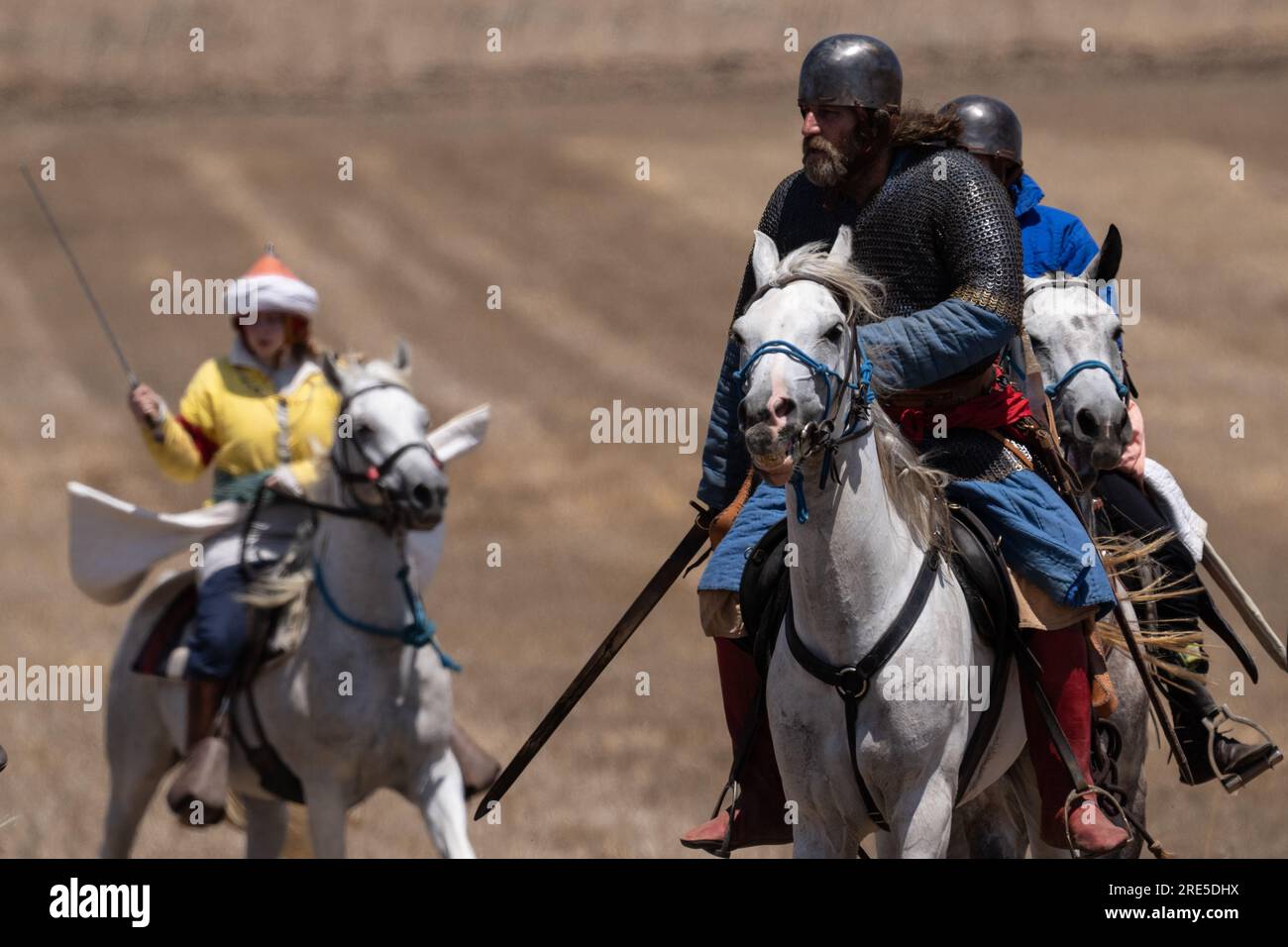 Nachstellung der Schlacht der Hörner von Hattin. Gekleidet in Kleidung im Stil des 12. Jahrhunderts, repräsentierten Mitglieder von Ritterclubs die Schlacht, auch bekannt als Hor Stockfoto