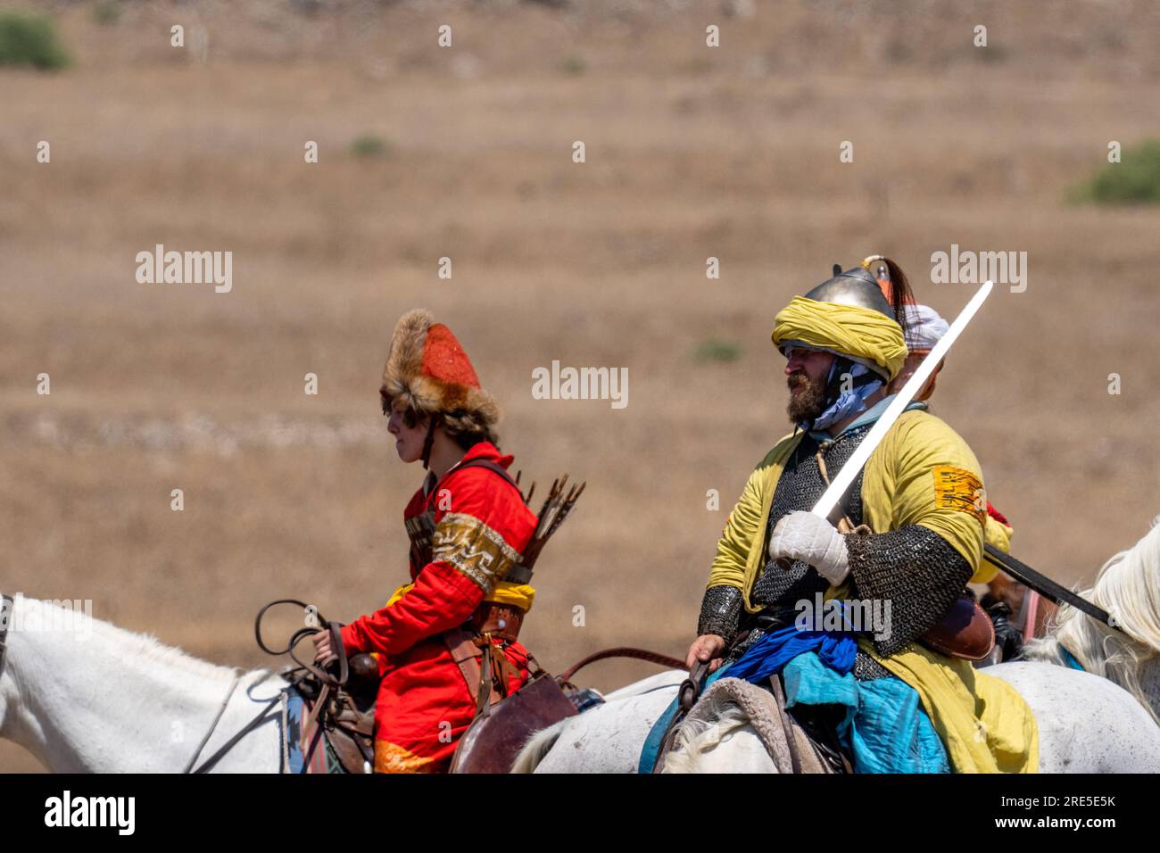 Nachstellung der Schlacht der Hörner von Hattin. Gekleidet in Kleidung im Stil des 12. Jahrhunderts, repräsentierten Mitglieder von Ritterclubs die Schlacht, auch bekannt als Hor Stockfoto