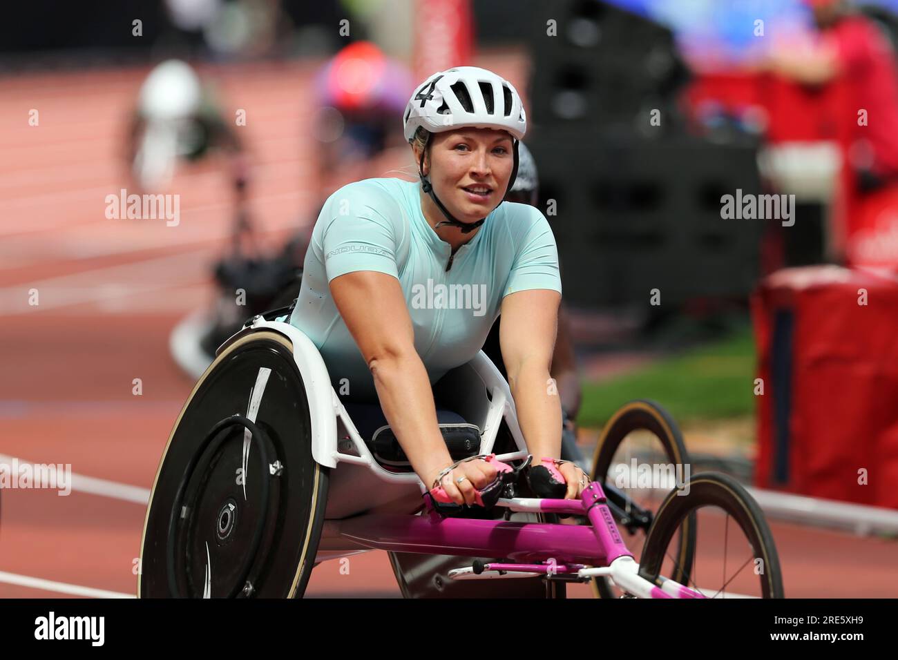 Sammi KINGHORN (Großbritannien) nach dem Sieg im Rollstuhl-Finale der Frauen 800m bei der IAAF Diamond League 2023, Queen Elizabeth Olympic Park, Stratford, London, Großbritannien. Stockfoto