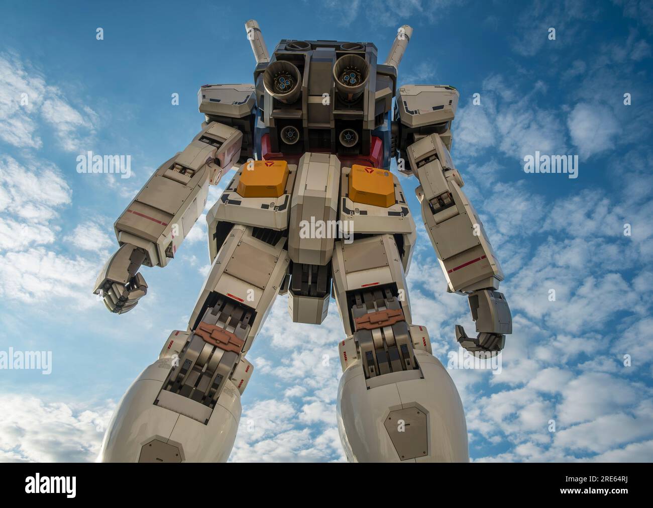 Ein lebensgroßer Gundam-Roboter im Jahr 2012 in Odaiba in Tokio, Japan. Stockfoto