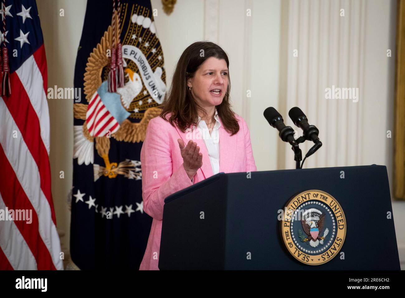 Richele Keas, von der National Alliance on Mental Disease, spricht über die Erweiterung des Zugangs zur psychischen Versorgung im East Room im Weißen Haus in Washington, DC, Dienstag, 25. Juli 2023. Kredit: Rod Lamkey/CNP Stockfoto