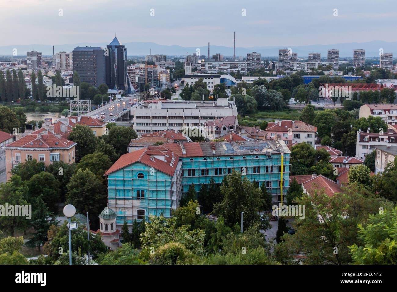 Abendliche Skyline von Plowdiw, Bulgarien Stockfoto