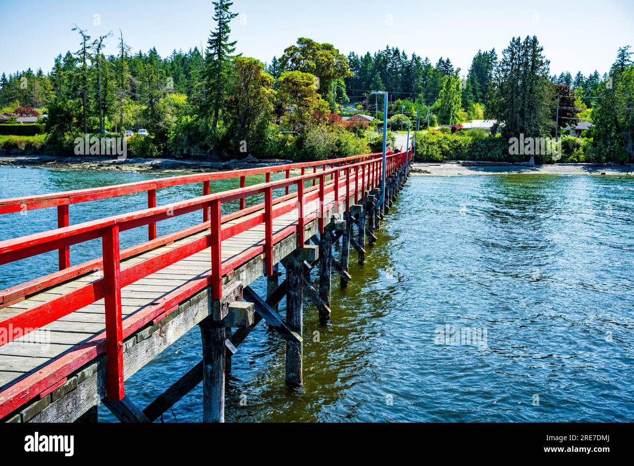 Fernwood Dock befindet sich auf der nordöstlichen Seite von Salt Spring Island, British Columbia, Kanada. Er erstreckt sich über 400 Meter bis zum Swanson Channel. Stockfoto