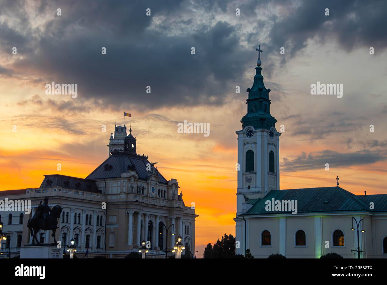 Rathaus und Kirche Saint Ladislau Stockfoto