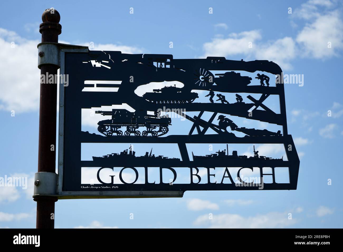 Metal Gold Beach Marker am British Normandy Memorial. Stockfoto