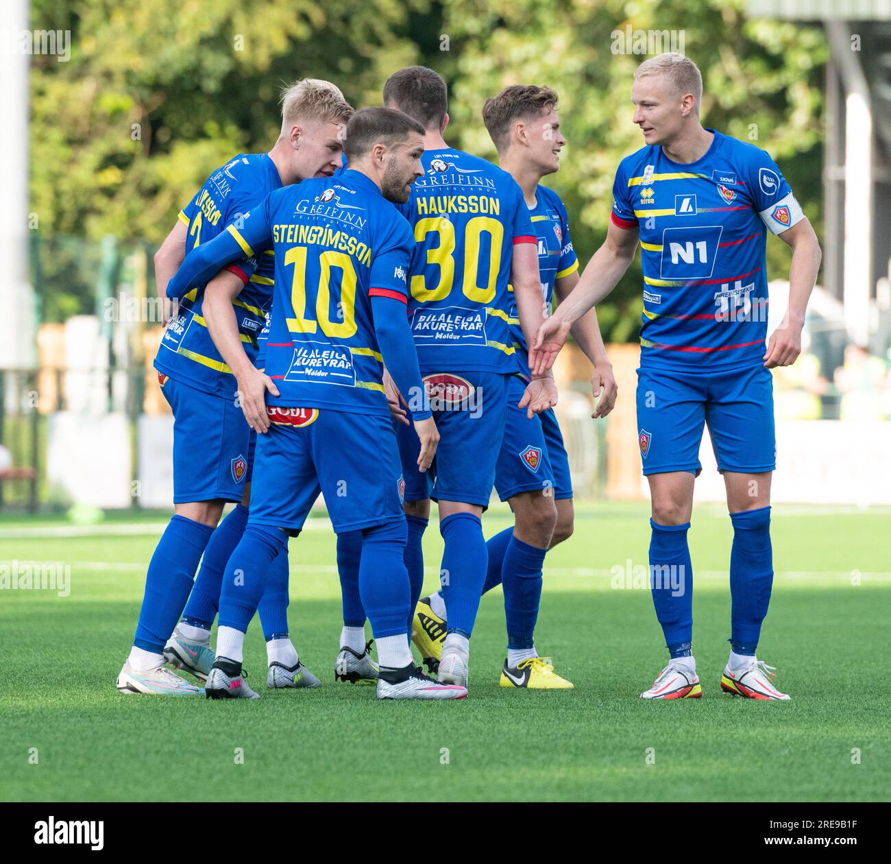 Park Hall, Oswestry, Shropshire, England, 20. Juli 2023. KA Akureyri feiert das Tor von Daníel Hafsteinsson während der ersten Qualifikationsrunde der UEFA Europa Conference League in der Saison 2023/2024 des Connah's Quay Nomads Football Club gegen Knattspyrnufélag Akureyrar/KA Akureyri in der Park Hall. (Bild: ©Cody Froggatt/Alamy Live News) Stockfoto