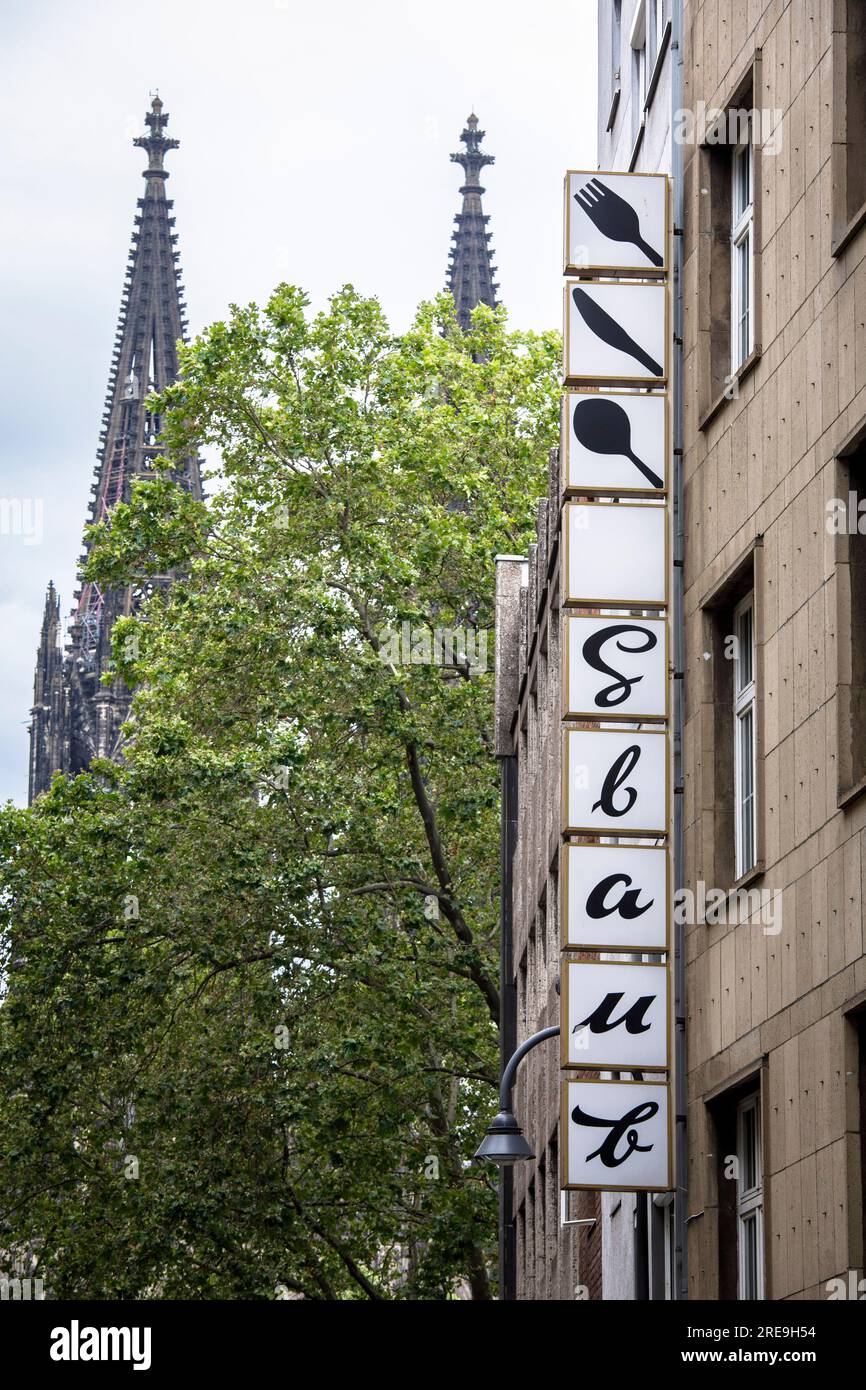 Altes Zeichen des ehemaligen Besteckladens Glaub in der Komoedienstraße, Dom, Köln. altes Schild/Schriftzug des ehemaligen Geschaefts fu Stockfoto