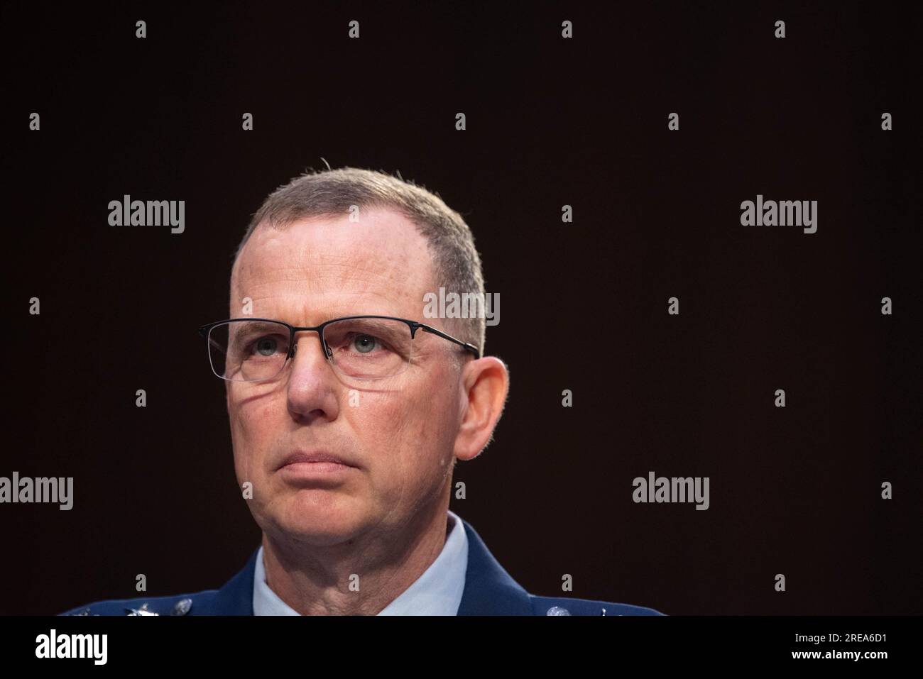 USAF-General Gregory Guillot bei der Anhörung der Streitkräfte des Senats zur Prüfung der Nominierungen von Generalleutnant Gregory M. Guillot, USAF, zum General und Commander, United States Northern Command/Commander, North American Aerospace Defense Command, Und Generalleutnant Stephen N. Whiting, USSF, als General und Commander, United States Space Command, beide vom Verteidigungsministerium. Kredit: Annabelle Gordon/CNP/MediaPunch Stockfoto