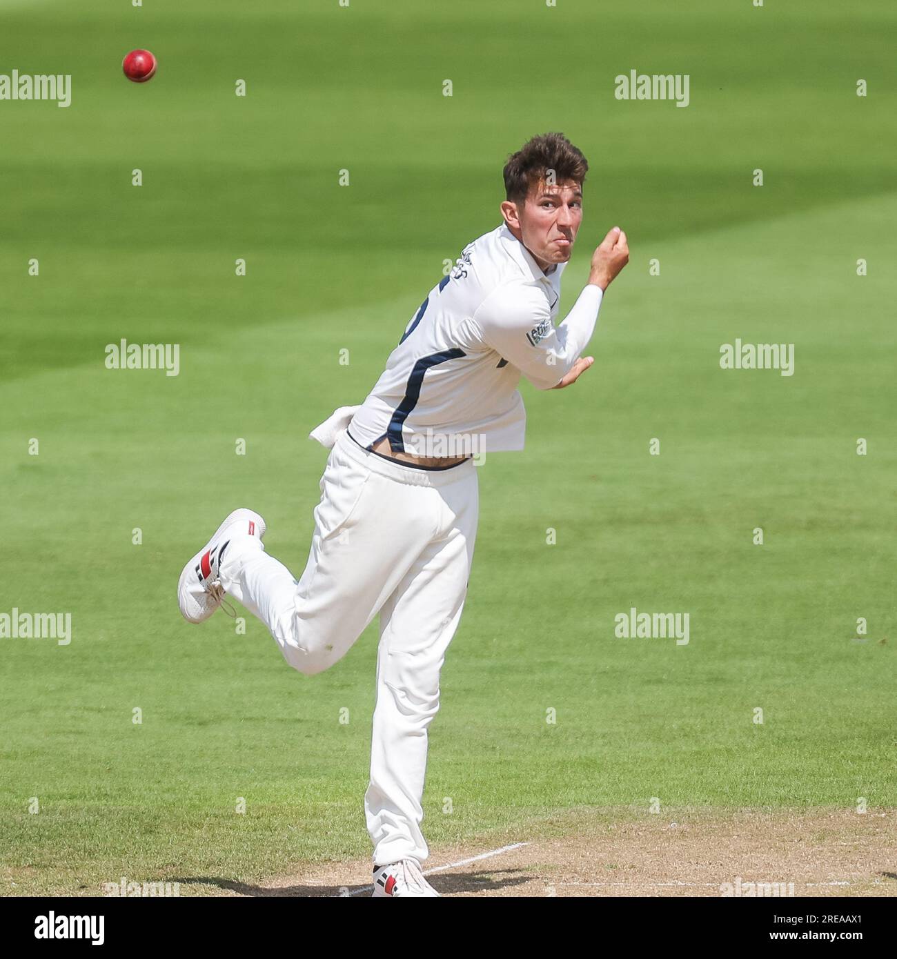 Josh de Caires Bowling von Middlesex, aufgenommen am 26. Juli 2023 in Birmingham, Großbritannien, während des Spiels LV= Insurance County Championship zwischen Warwickshire CCC Stockfoto