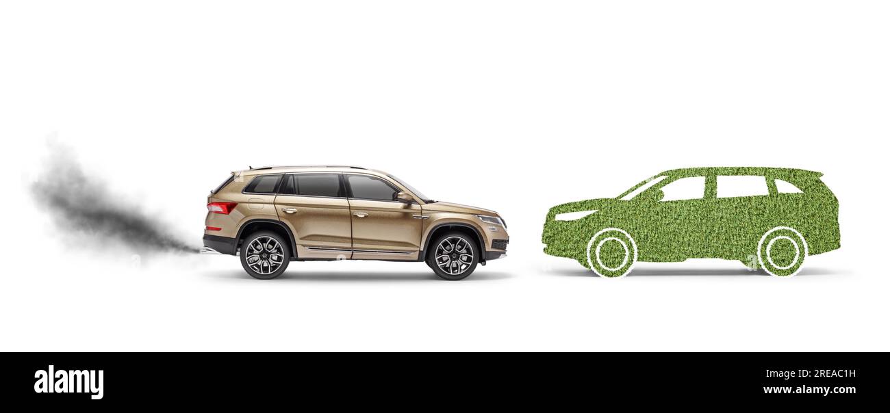 SUV verschmutzt die Luft mit Rauch, der gegenüber einem grünen Elektrofahrzeug steht und auf weißem Hintergrund isoliert ist Stockfoto