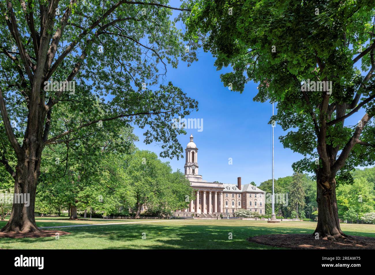 Das alte Hauptgebäude auf dem Campus der Penn State University Stockfoto