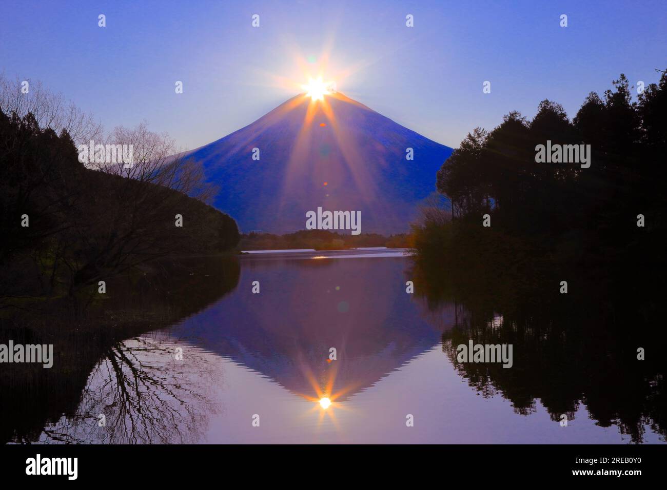 Doppeldiamant-See Tanuki und Mt. Stockfoto