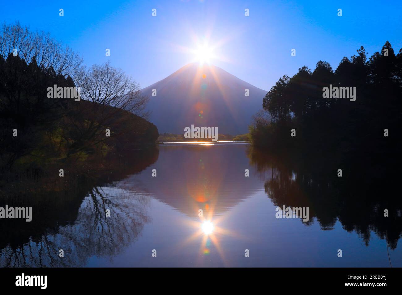 Doppeldiamant-See Tanuki und Mt. Stockfoto