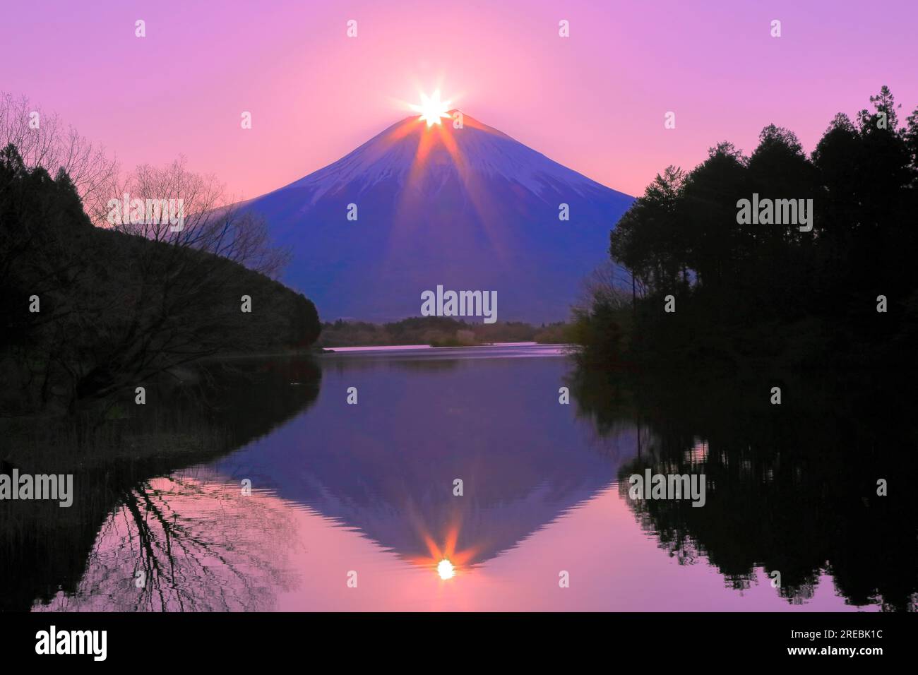 Doppeldiamant-See Tanuki und Mt. Stockfoto