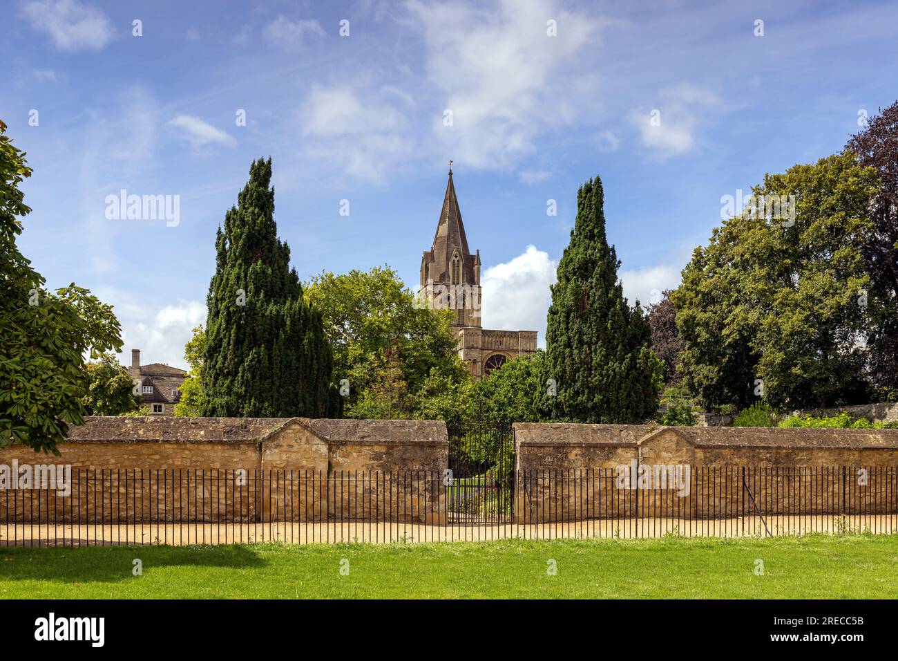 Blick auf die Christ Church Cathedral vom Grove Walk Fußweg, Oxford, England Stockfoto