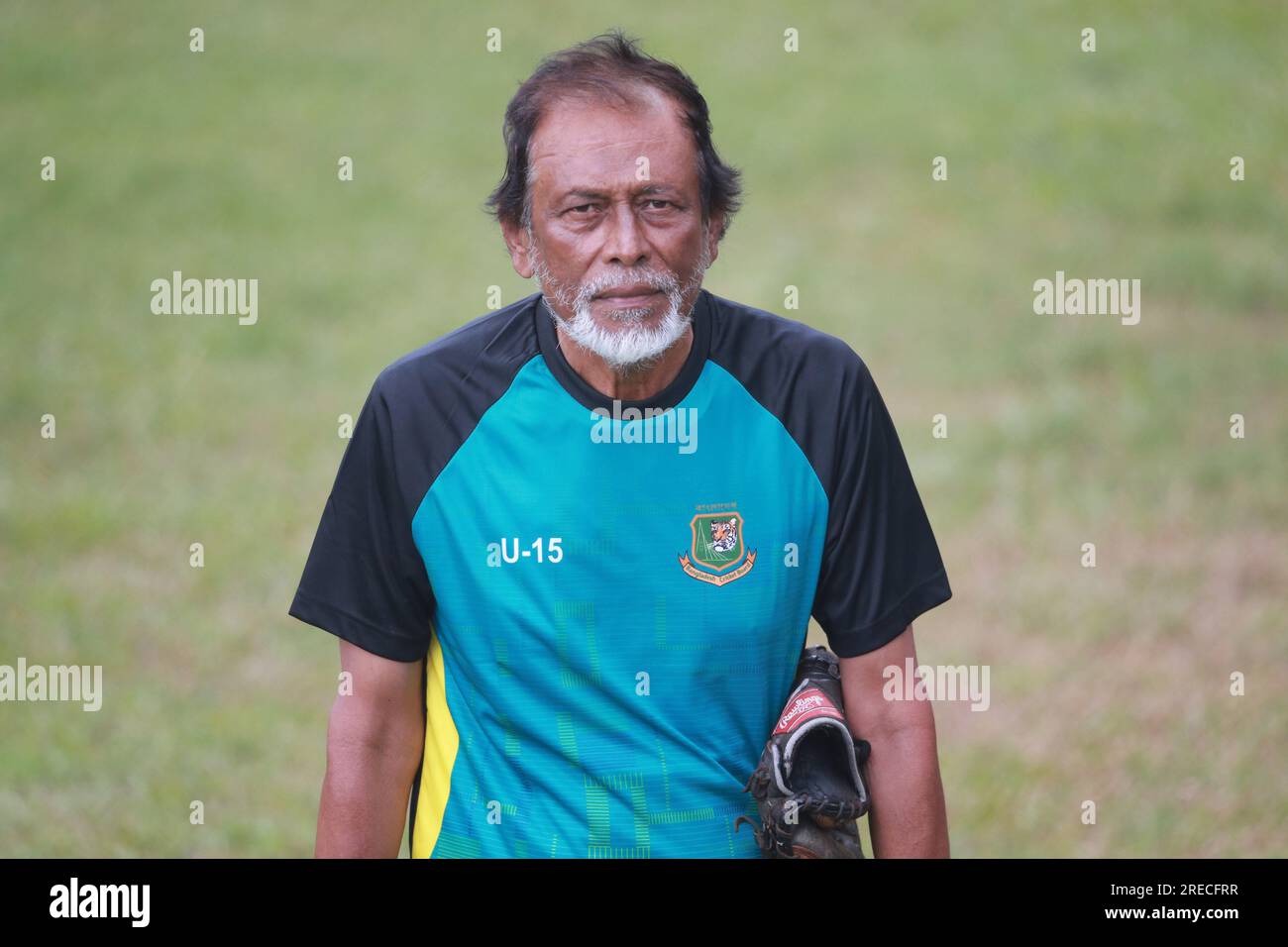 Bangladeschs legendärer Trainer Wahidul Gani während der U-15-Übungssitzung auf dem BCB Academy Ground, Mirpurm Dhaka, Bangladesch Stockfoto