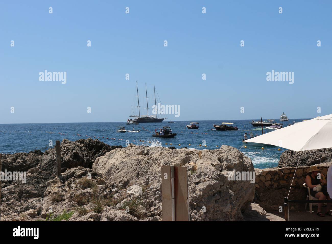 IL veliero Koru, Yacht di Jeff Bezos, in Italia nel Mare di Capri Stockfoto
