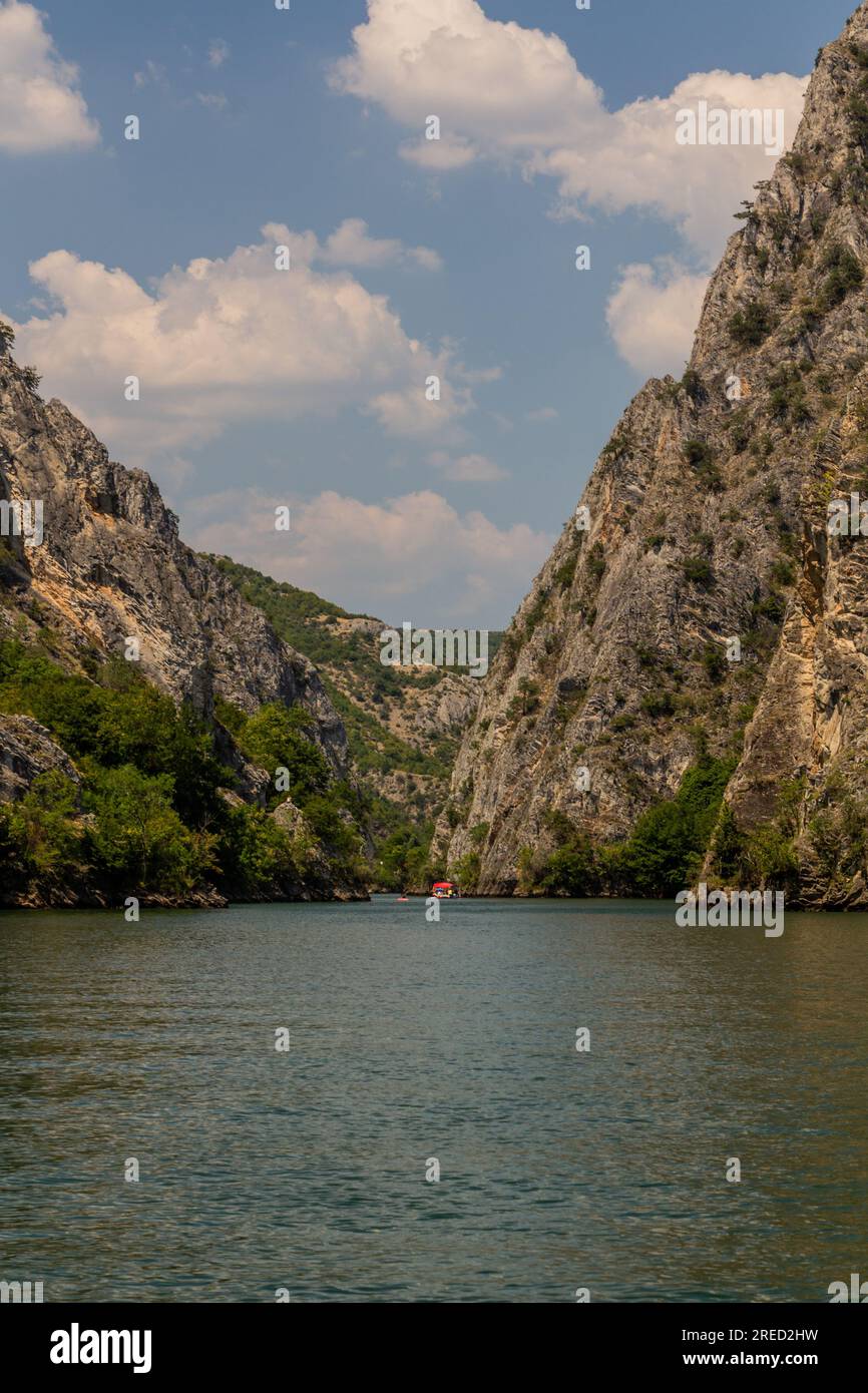 Blick auf den Matka Canyon in Nordmazedonien Stockfoto