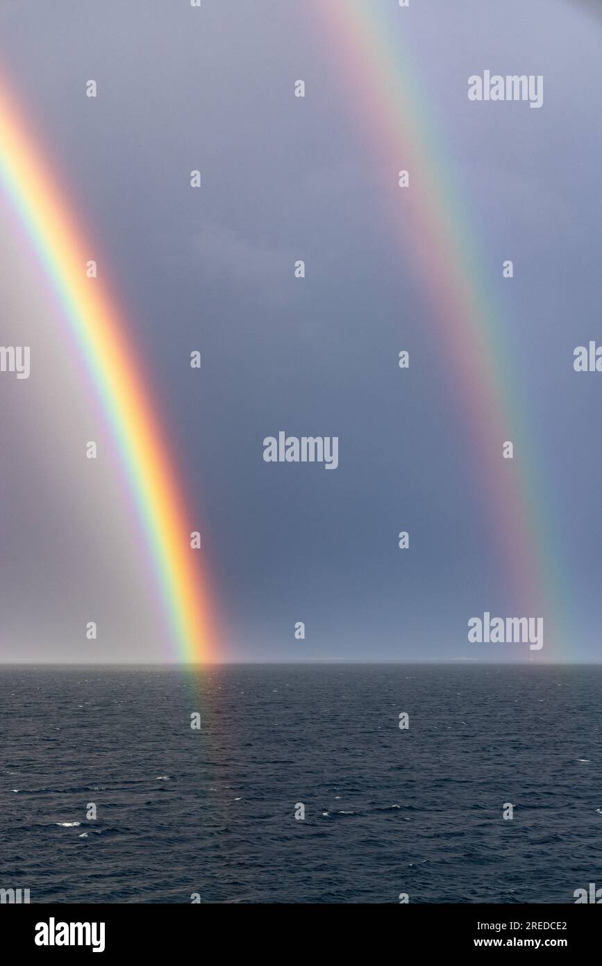 Ein Regenbogen an der Adria, Kroatien Stockfoto