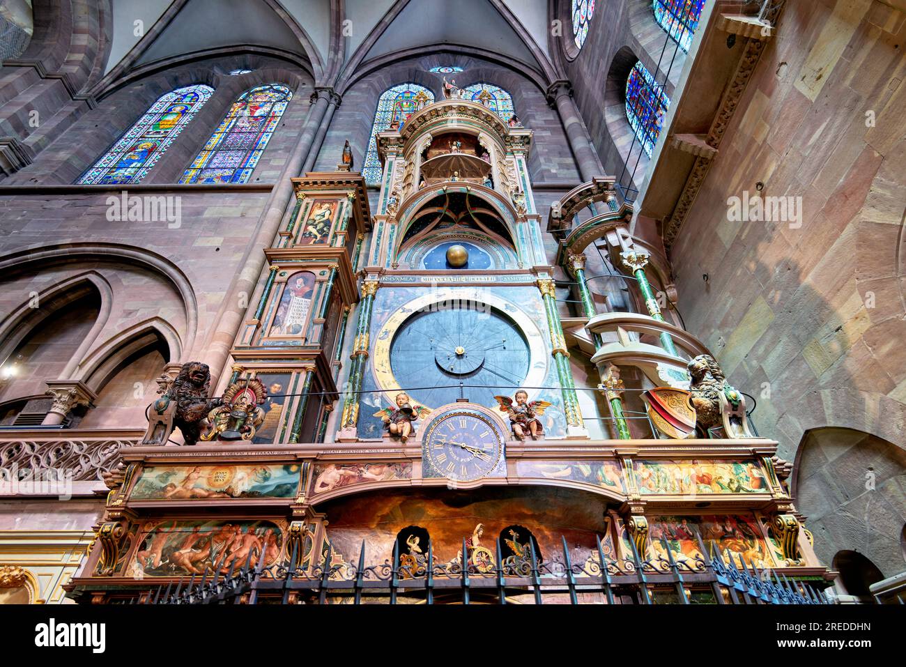 Straßburg Elsass Frankreich. Elsässer Weinstraße. Die astronomische Uhr der Kathedrale Stockfoto