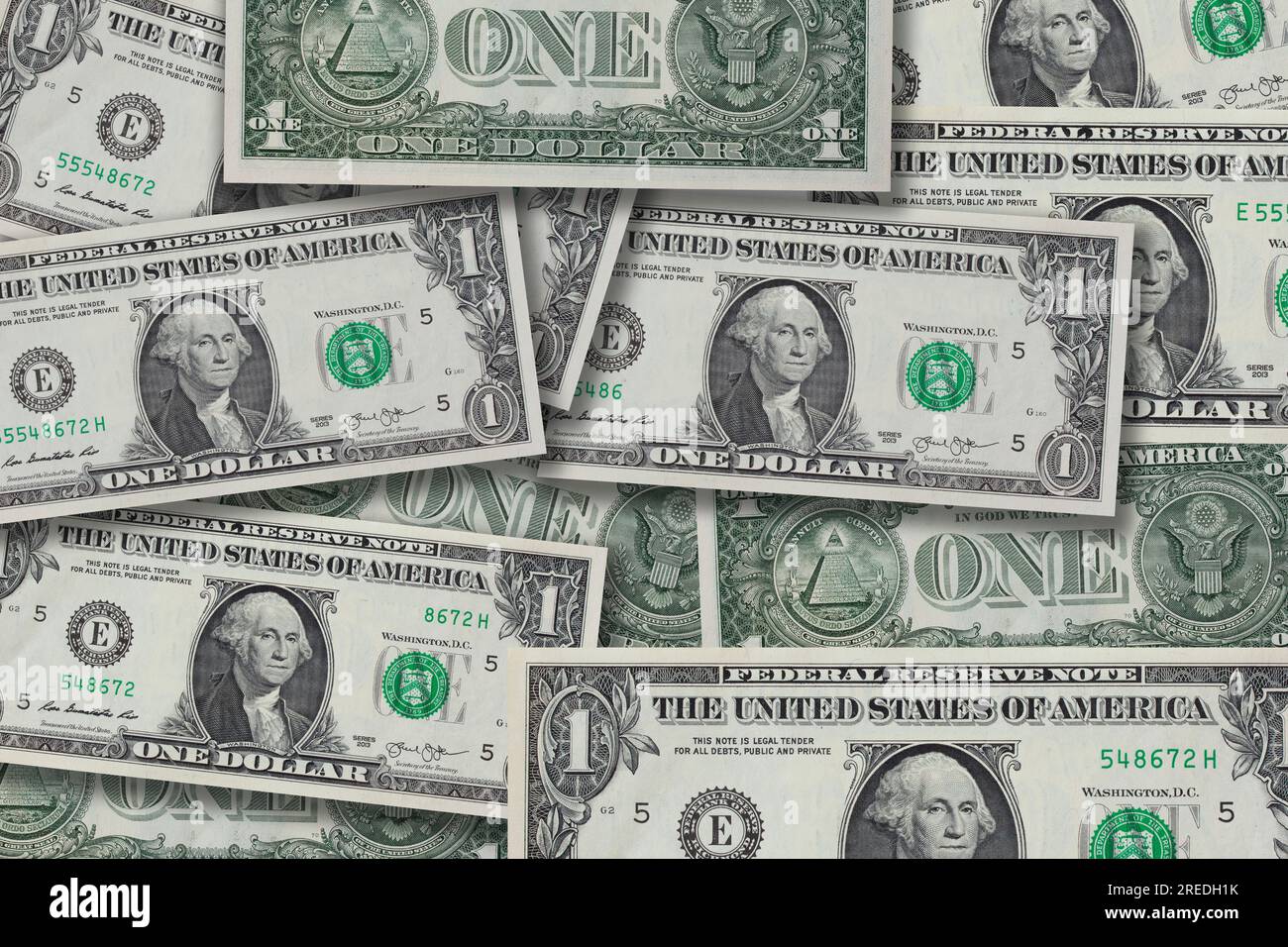 Ein Haufen US-Banknoten als Hintergrund. Stockfoto
