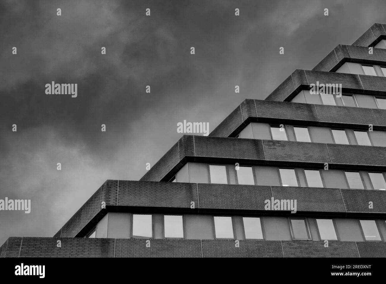 Moorfuss-brutalistisches Gebäude, schwarz-weiß, Sheffield Stockfoto