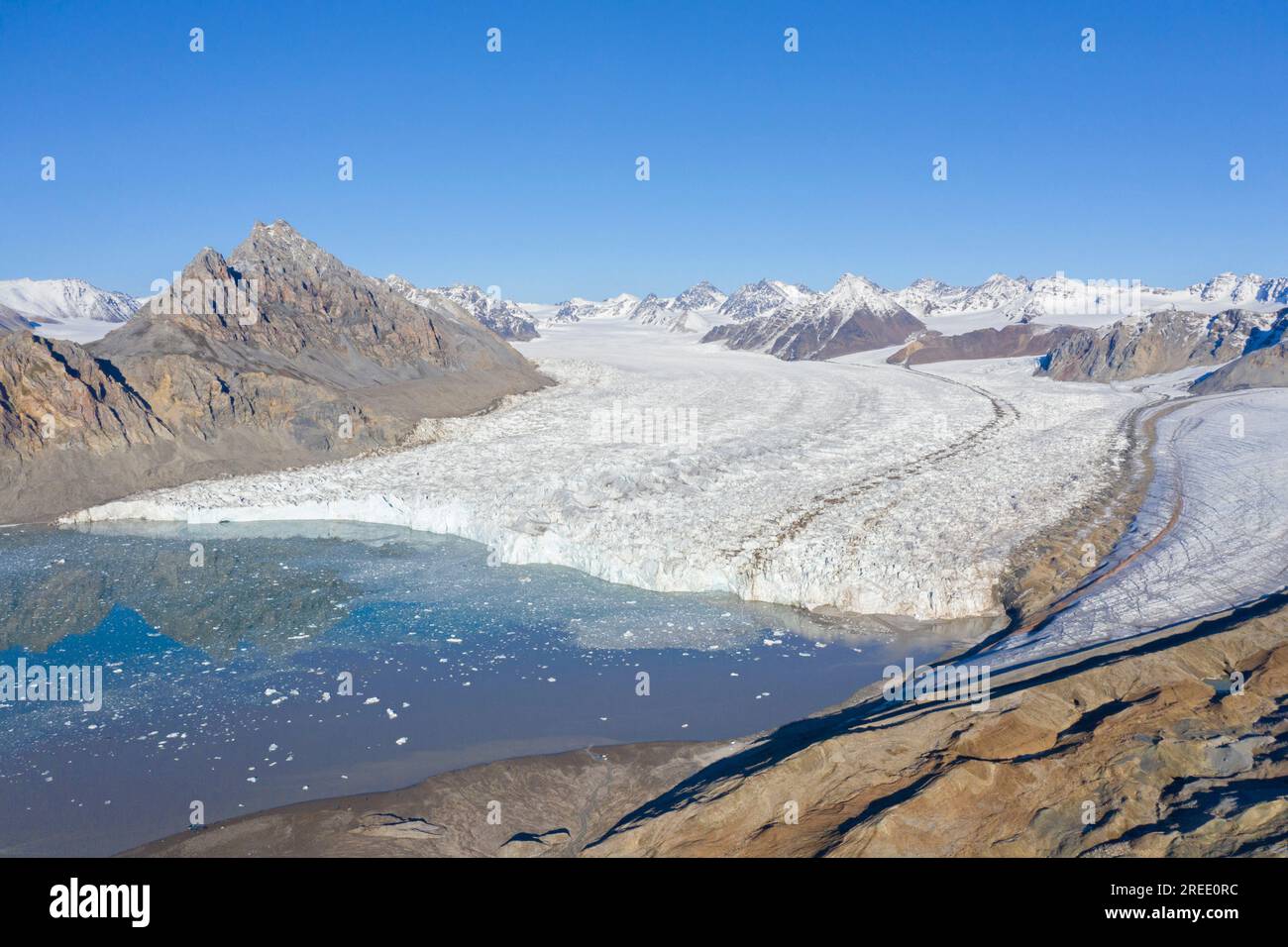 Fjortende Julibreen / 14. Juli Gletscher, der im Sommer in Krossfjorden abkalbt, Haakon VII Land, Spitsbergen / Svalbard, Norwegen Stockfoto