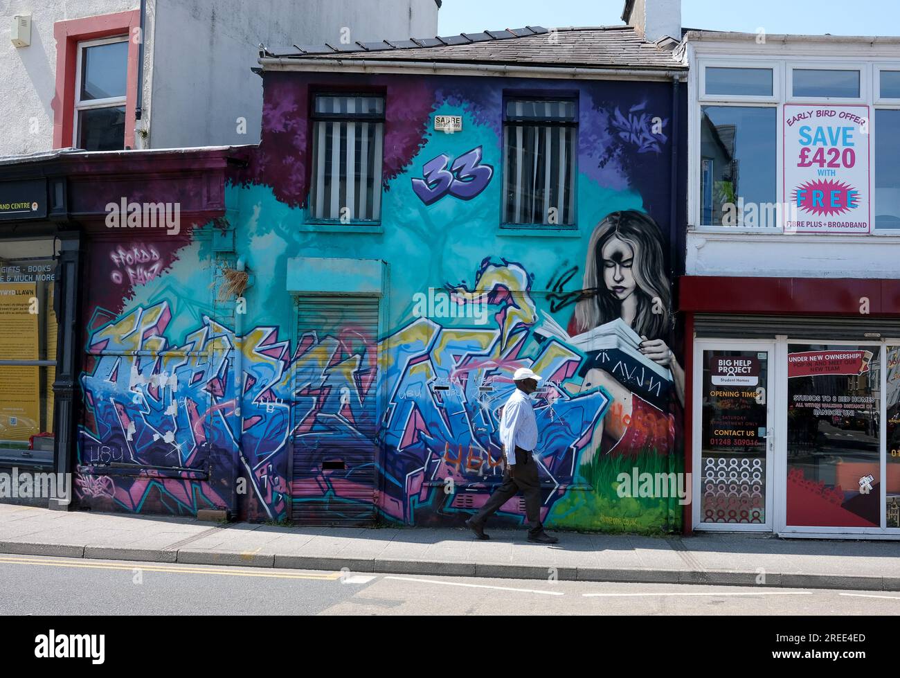 Street Graffiti in Bangor in Nordwales, Großbritannien, Großbritannien Stockfoto