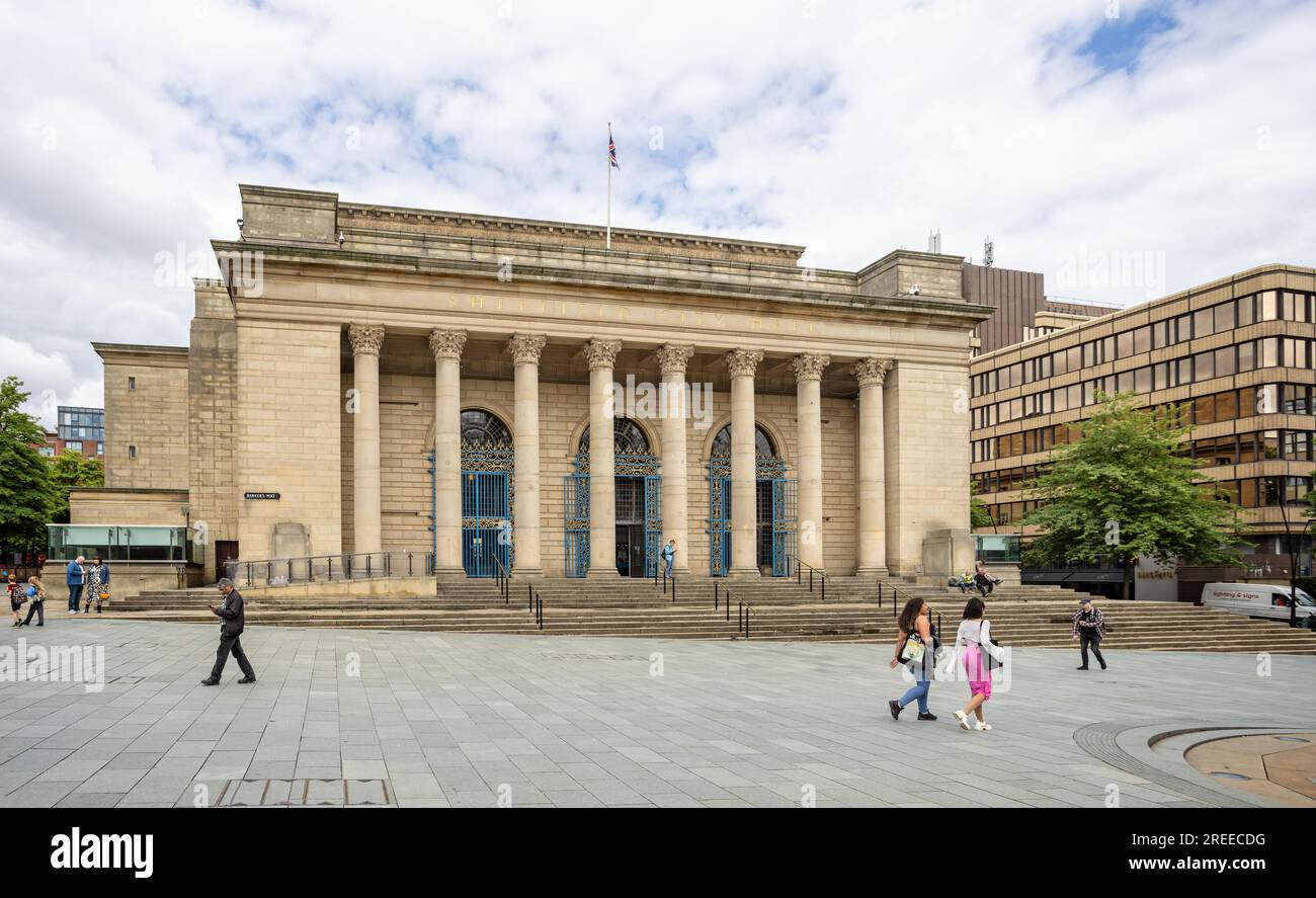 Art Deco Sheffield City Hall in Barker's Pool, Sheffield, South Yorkshire, Großbritannien, am 24. Juli 2023 Stockfoto