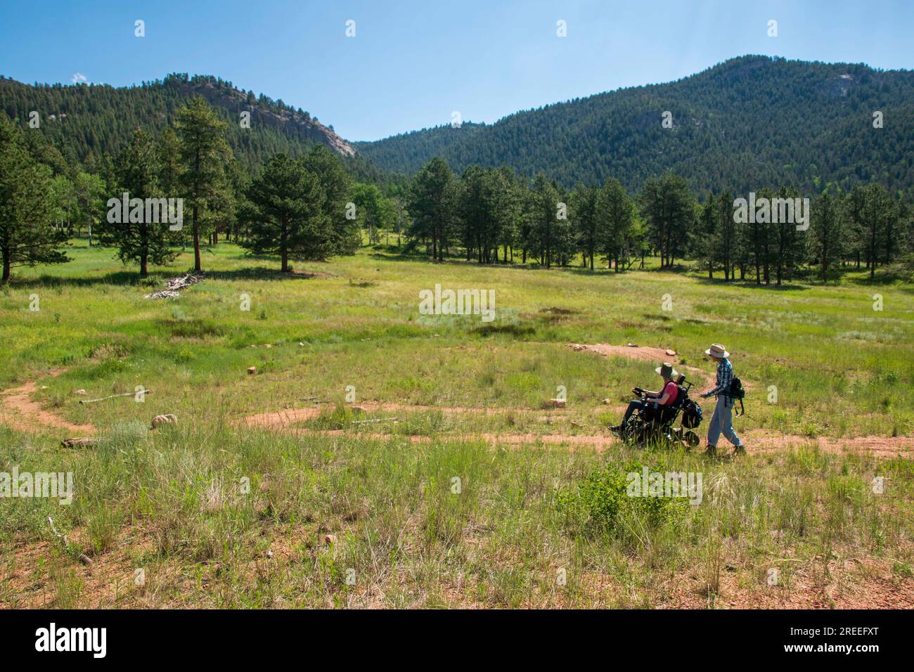 Der Staunton State Park in Colorado bietet ein Track Chair Program, das behinderten Menschen die Möglichkeit gibt, die Wanderwege in diesem Teil der Rocky Mountains zu nutzen. Stockfoto