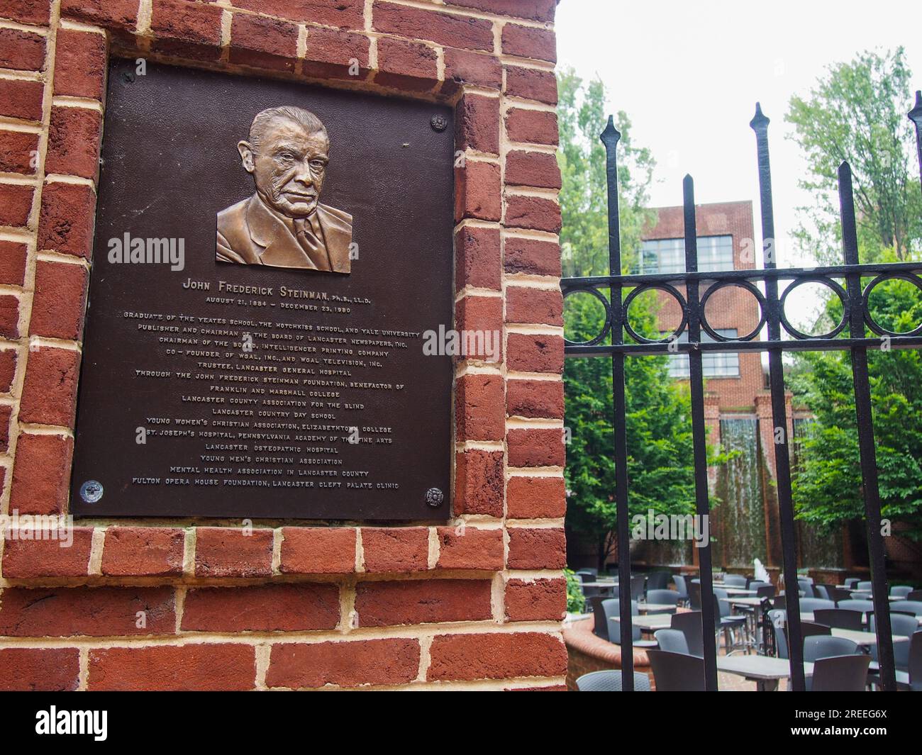 John Frederick Steinman Plakette in Steinman Park auf der W King St in Lancaster, Pennsylvania, 5. Juni 2023, © Katharine Andriotis Stockfoto
