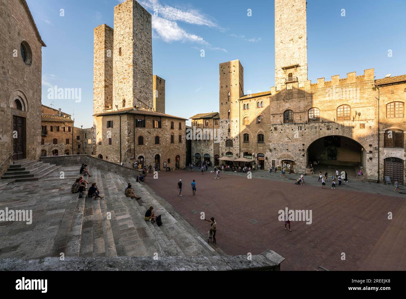 Piazza del Duomo, San Gimignano, Provinz Siena, Toskana, Italien, UNESCO-Weltkulturerbe Stockfoto