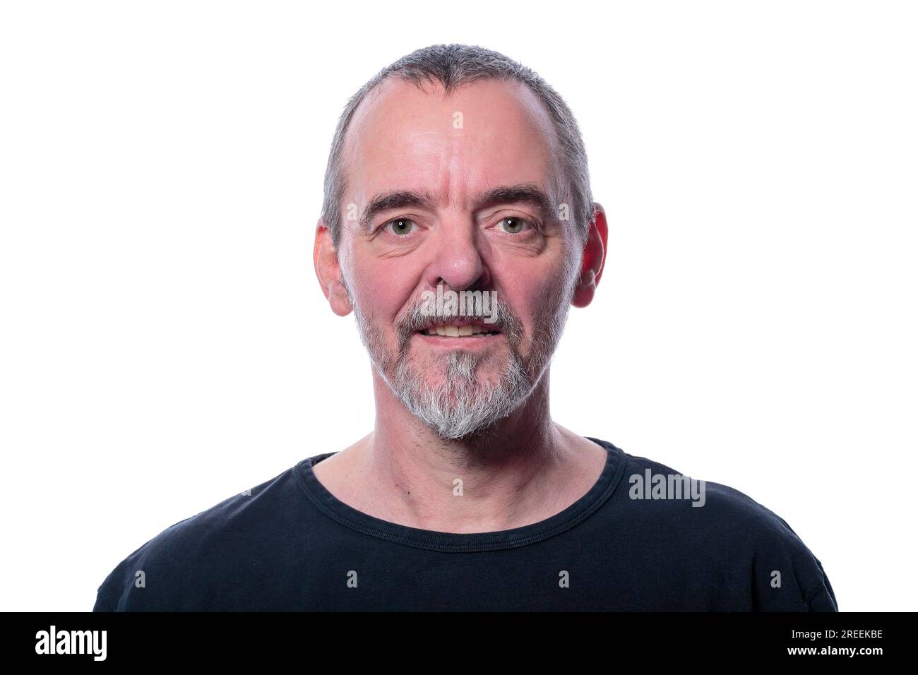 Lächelnder Mann mit Bart, isoliert auf Weiß Stockfoto