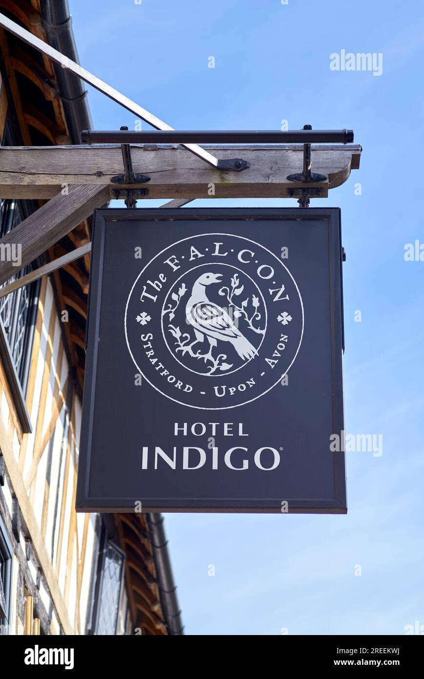 Das Falcon Hotel Schild, Hotel Indigo, Stratford upon Avon, England, Großbritannien Stockfoto