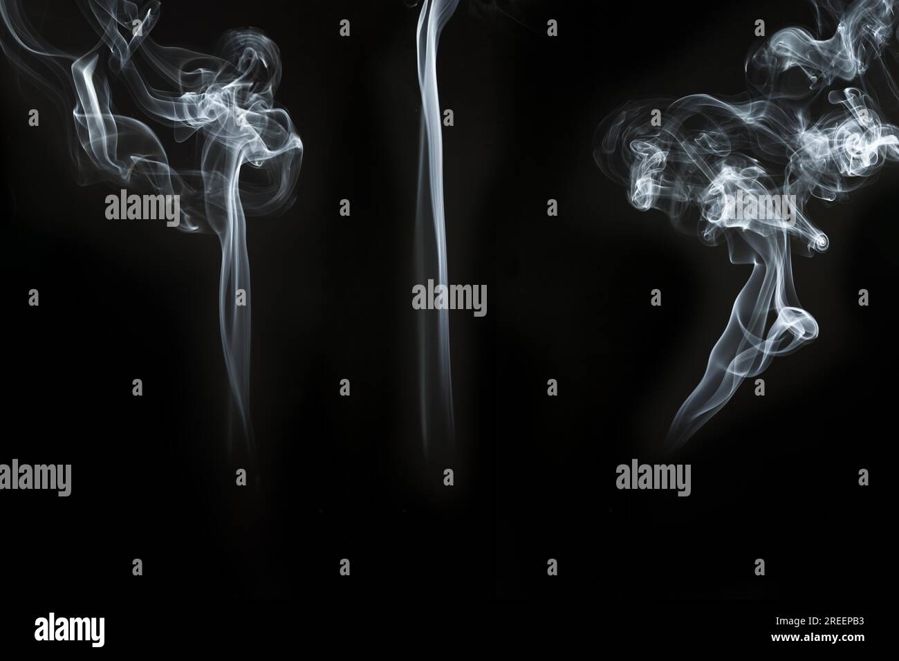 Drei tolle Silhouetten rauchen schwarzen Hintergrund. Auflösung und hochwertige Fotos Stockfoto