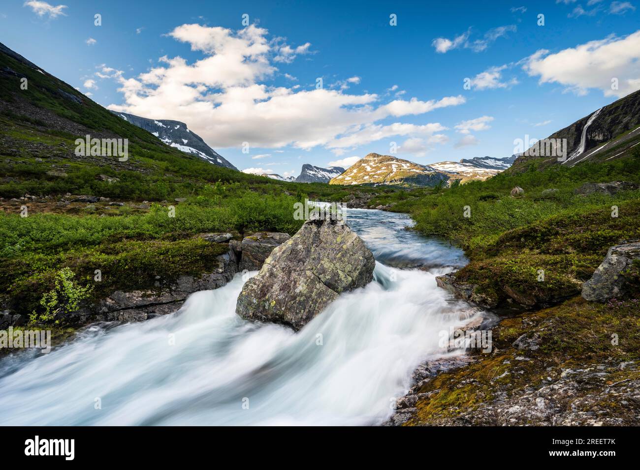 Fluss und Berge im Nationalpark Reinheimen, More Og Romsdal, Norwegen Stockfoto