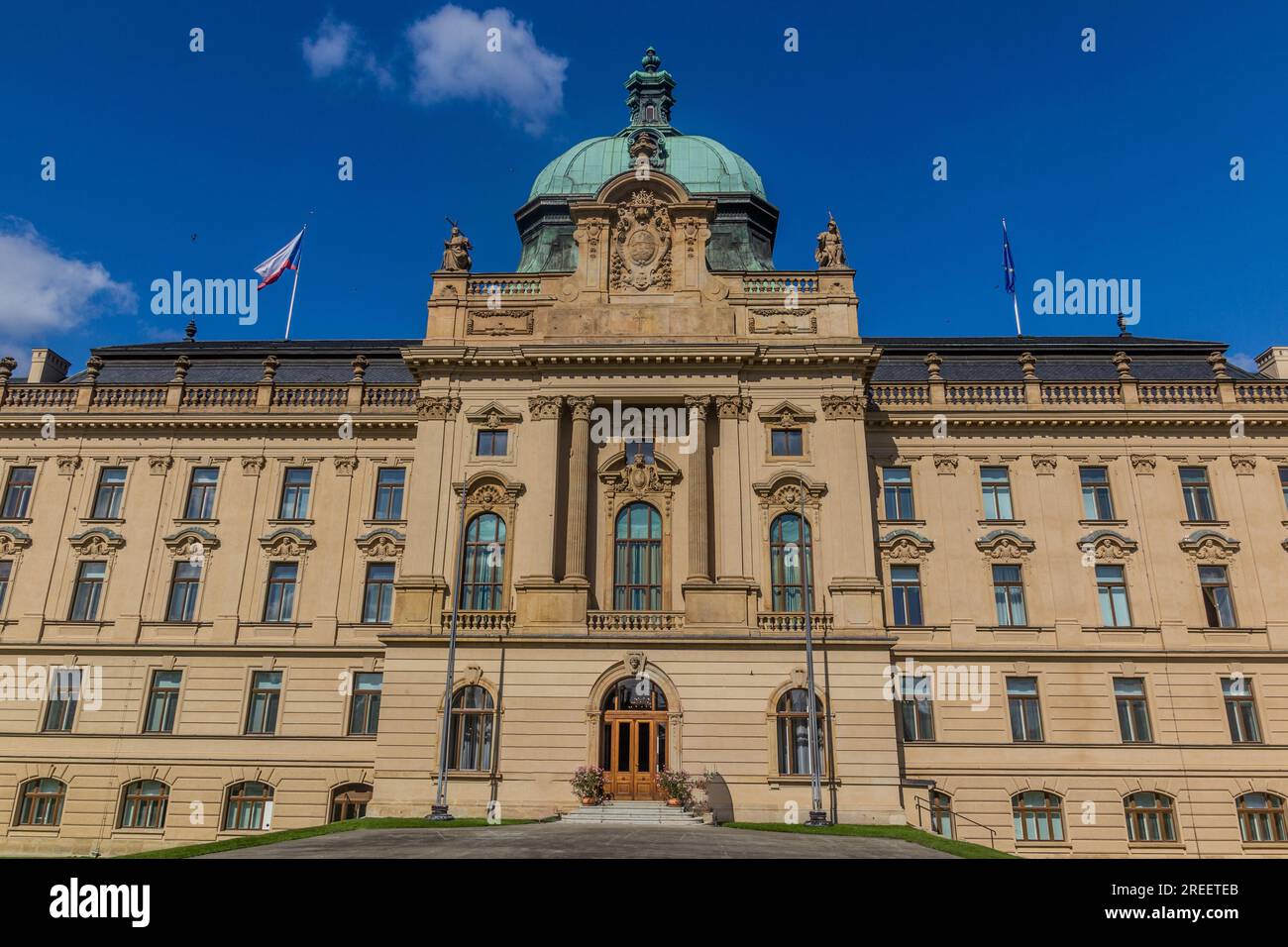Strakova akademie in Prag, Sitz der tschechischen Regierung Stockfoto