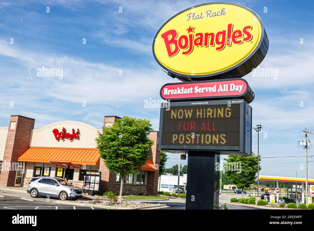 Flat Rock North Carolina, Bojangles Fast-Food-Restaurantkette, Cajun-gewürzte gebratene Hühnchen-Buttermilch-Kekse, Außenfassade, Eingang am Gebäude Stockfoto