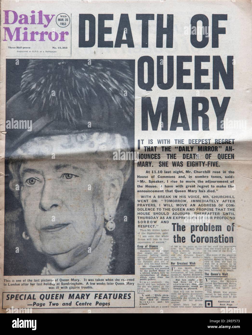 Tod von Königin Mary. Nachrichten auf der Titelseite der Tageszeitung "Daily Mirror". 25. März 1953 (26. Mai 1867 – 24. März 1953) eine alte, abgenutzte Ausgabe der Zeitung aus den 1950er Jahren. Mary von Teck, Ehefrau von George V. Stockfoto