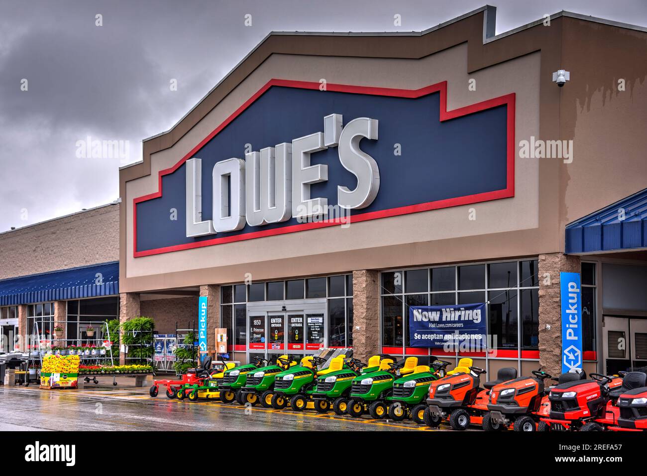 Springfield, Missouri - 20. März 2019: Lowe's Home Improvement, eine amerikanische Kette von Heimwerkergeschäften in den USA, Kanada und Mexiko. Stockfoto
