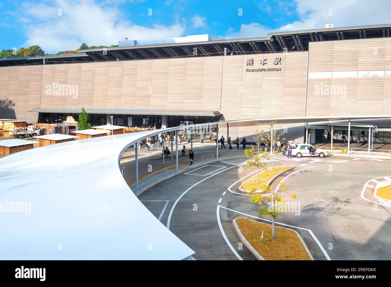 Kumamoto, Japan - Nov. 24 2022: Der Bahnhof Kumamoto ist der Hauptbahnhof der Stadt Kumamoto. Er befindet sich in Nishi-ku, Kumamoto und wird von K betrieben Stockfoto