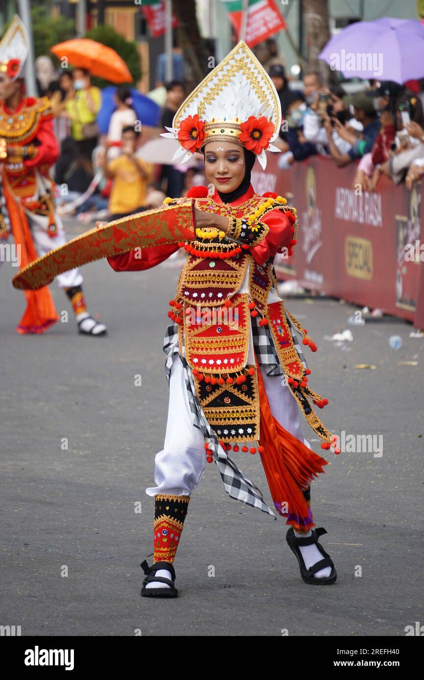 Baris Vatertanz aus Bali auf DEM BEN Carnival. Dieser Tanz ist ein heiliger Tanz, der das Böse abstößt Stockfoto